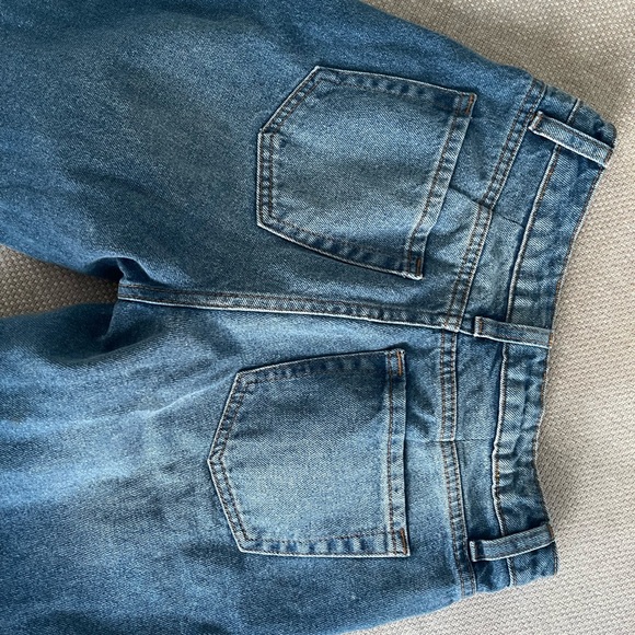 FASHION NOVA JEANS - Picture 4 of 4